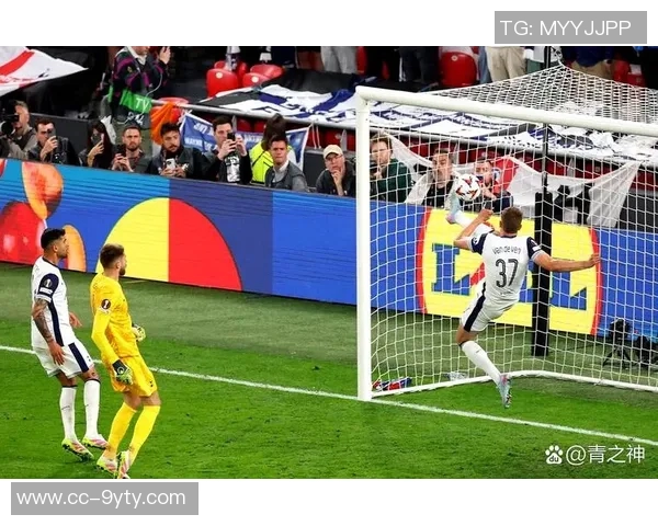 昔日主帅范德芬解析澳波执着战术全场压迫的背后故事 昔日主帅范德芬解析澳波执着战术全场压迫的背后故事