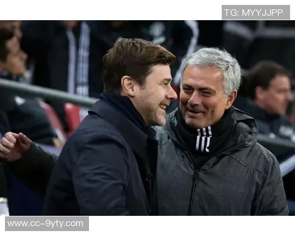 白堡球迷愤怒抗议切尔西老板主帅赛季中途离任引发不满情绪 白堡球迷愤怒抗议切尔西老板主帅赛季中途离任引发不满情绪